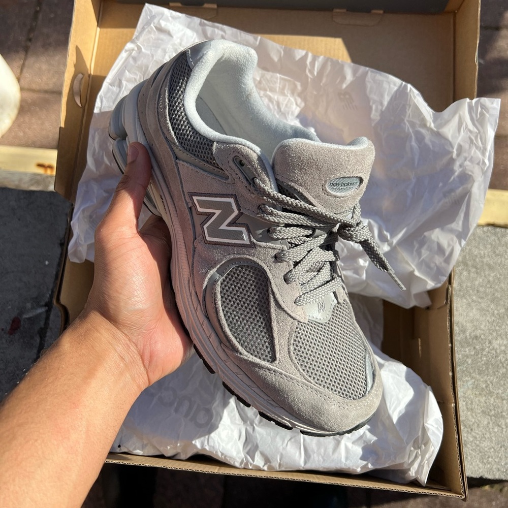 MENS 2002R NEW BALANCE “MARBLEHEAD”